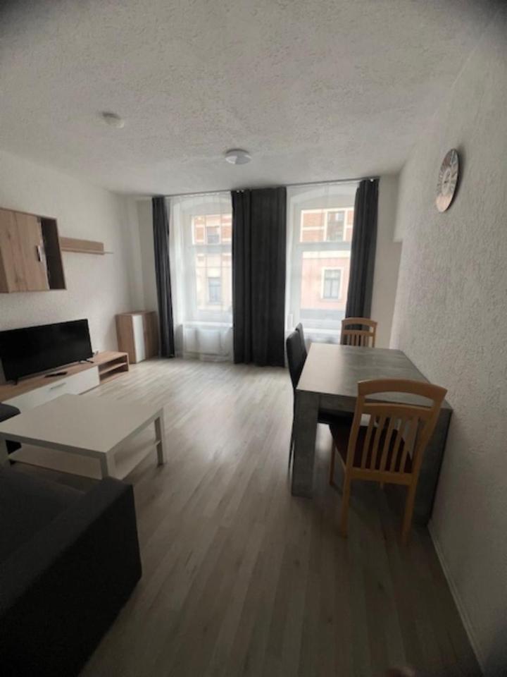 Zum Bahnhof Apartment Цвикау Екстериор снимка